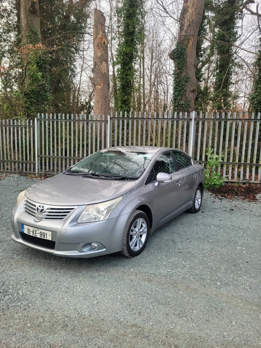 Toyota Avensis 2010 - Image 1