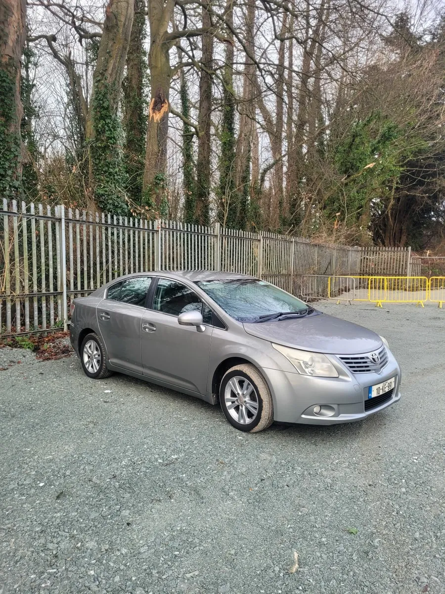 Toyota Avensis 2010 - Image 2