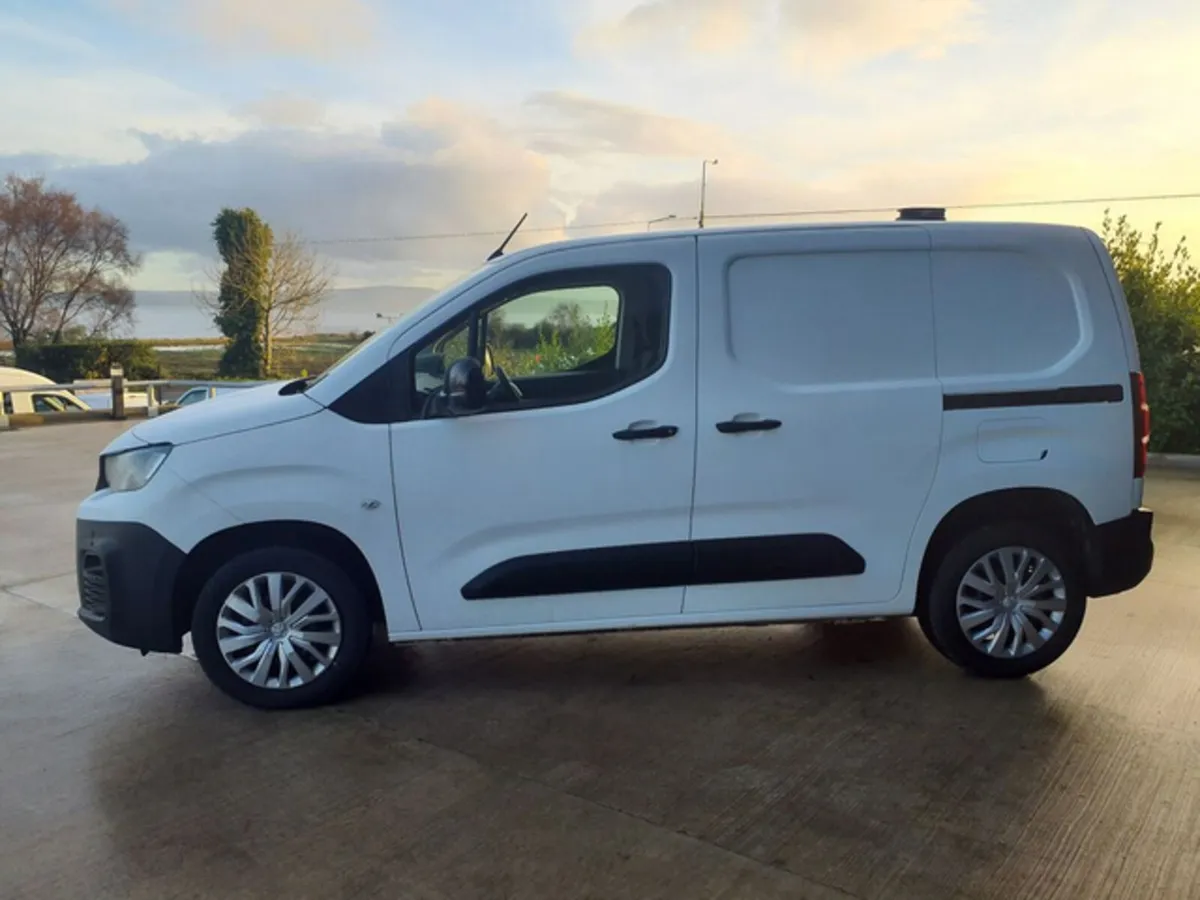 Peugeot Partner BLUEHDI PROFESSIONAL PREMIUM L1 - Image 4