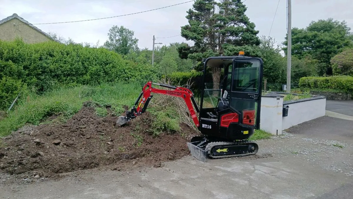 1.6 ton Mini Digger - Image 1
