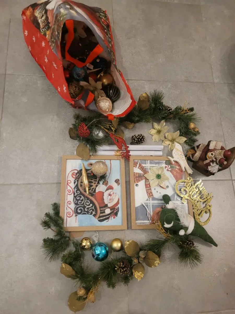 Christmas Decorations FREE - Image 1