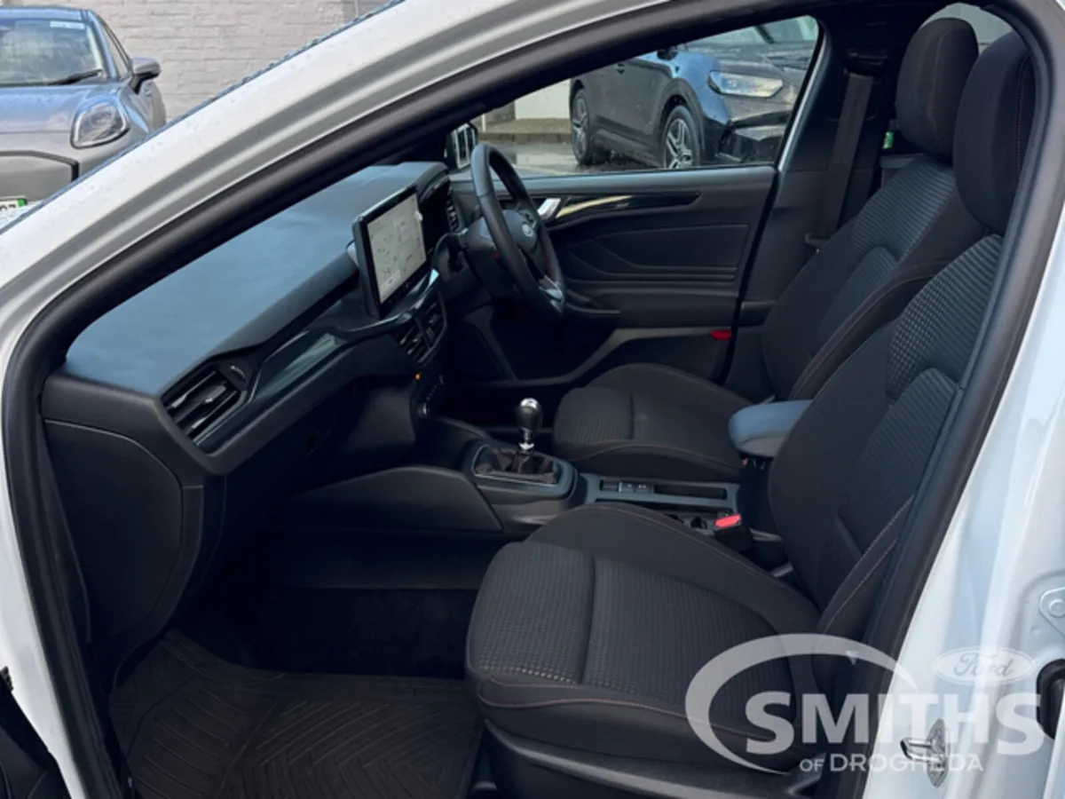 Ford Focus ST-LINE 1.0 125PS *PAN ROOF* - Image 3