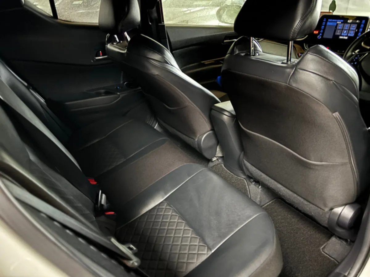 Toyota C-HR 1.8 Self charging hybrid only 82000 km - Image 3