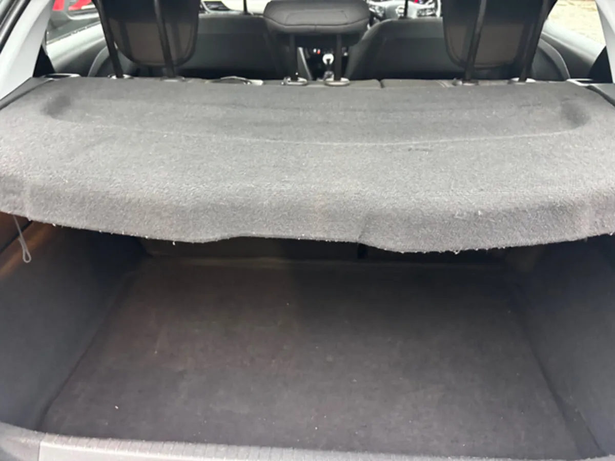 Opel Corsa SC-1.2 75PS-PET-5SP 4DR Finance Availab - Image 2