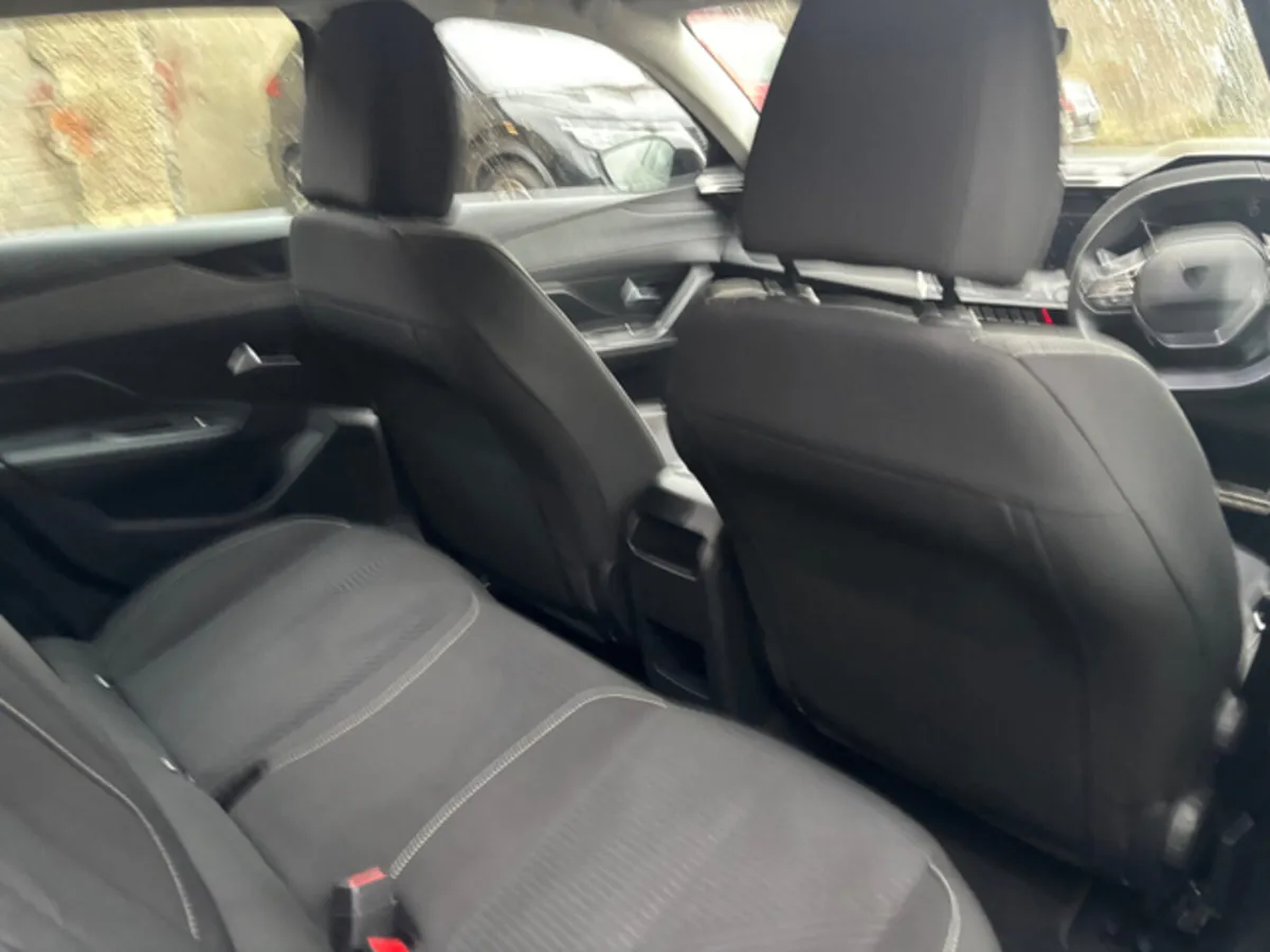 Peugeot 308 ACTIVE PACK 1.5 HDI AUTO 1 130 4 - Image 3