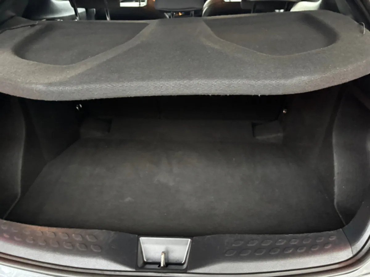 Toyota C-HR HYBRID SOL 4DR AUTO - Image 3