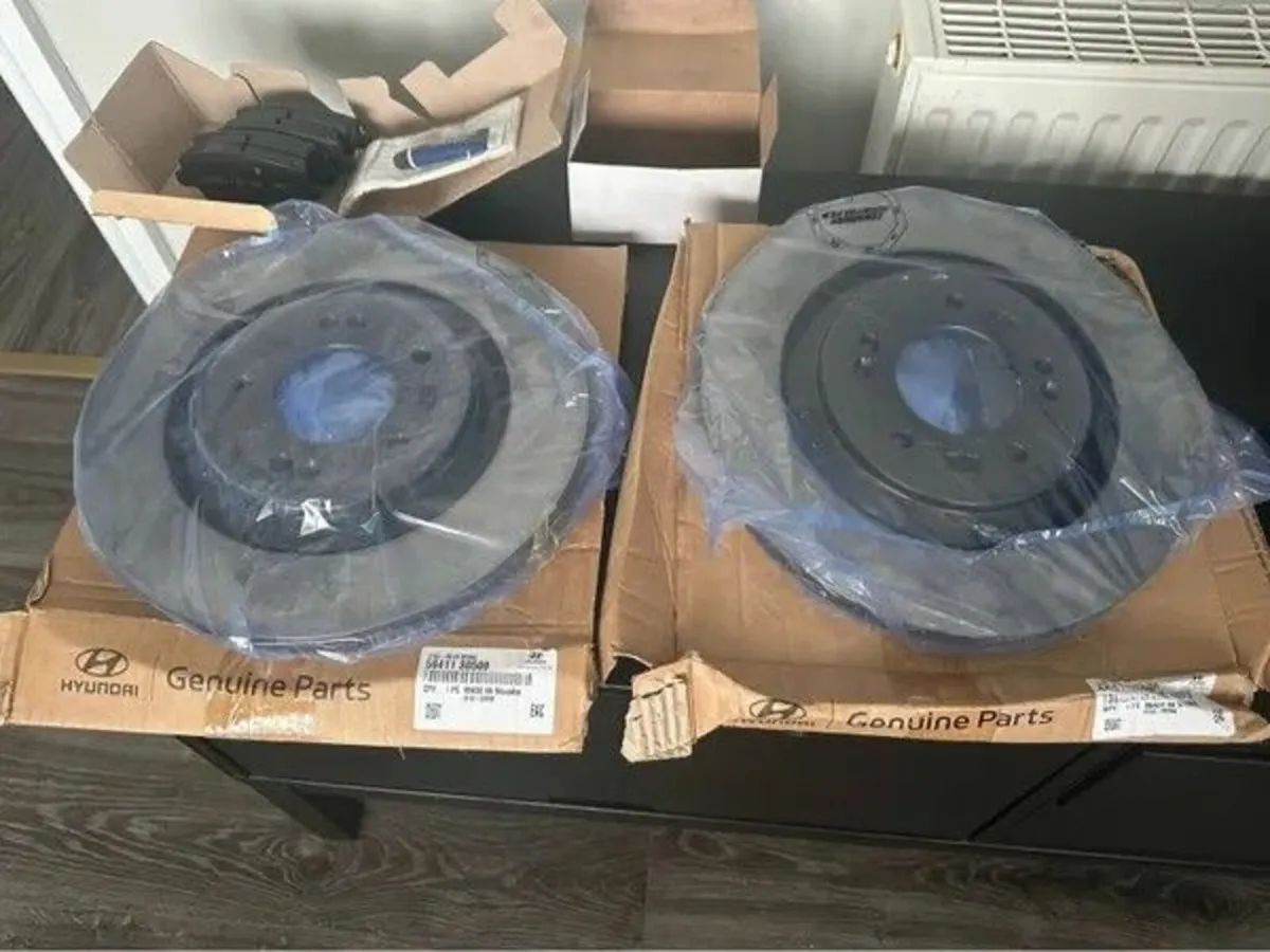 Full set of Hyundai i30N rear disks and brakes - Image 1
