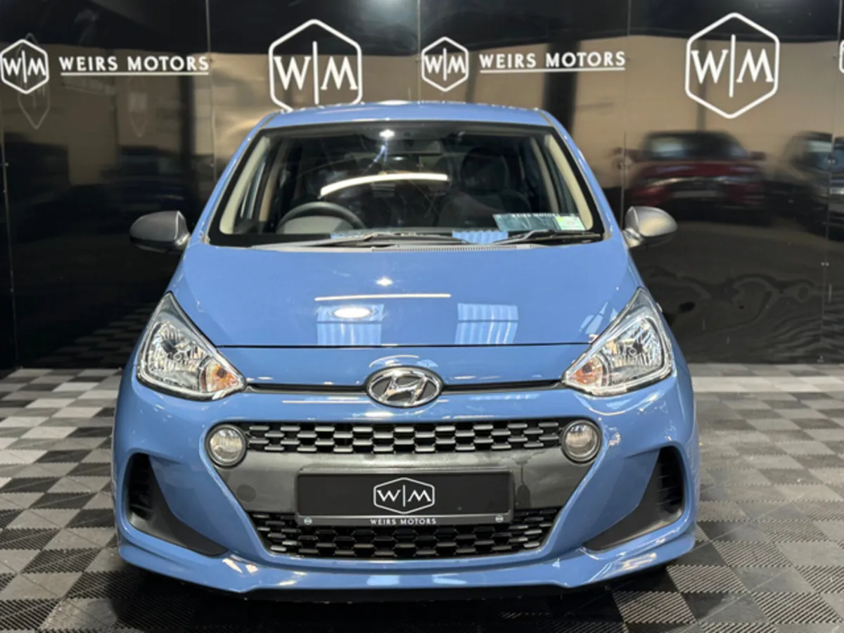 Hyundai i10 1.0 PETROL 4DR ONE OWNER - Image 4