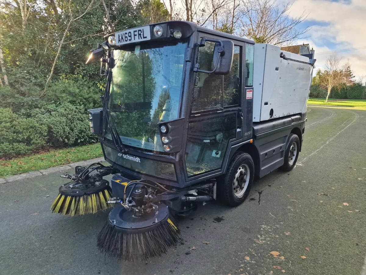 2019 Schmidt Swingo 200+ Road Sweeper Roadsweeper - Image 3