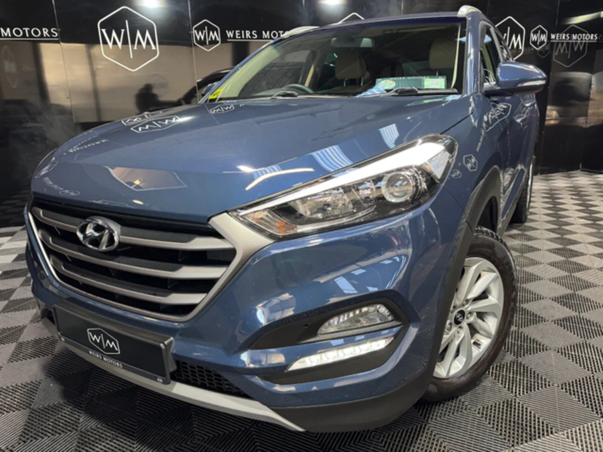 Hyundai Tucson PETROL EXECUTIVE 5DR ONE OWNER - Image 3