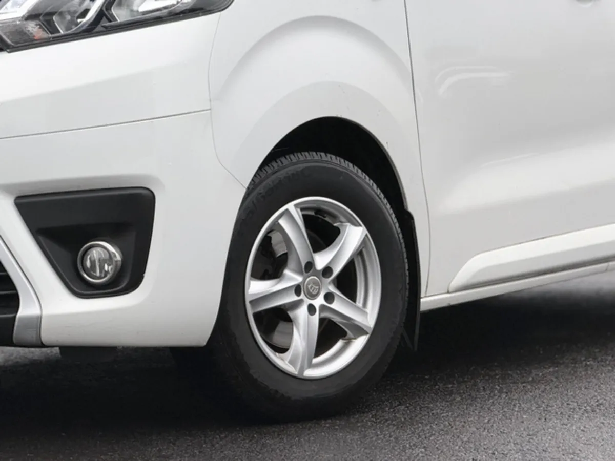 Toyota Proace €15000 + Vat ONLY 98400 KMS! 2020 TO - Image 2