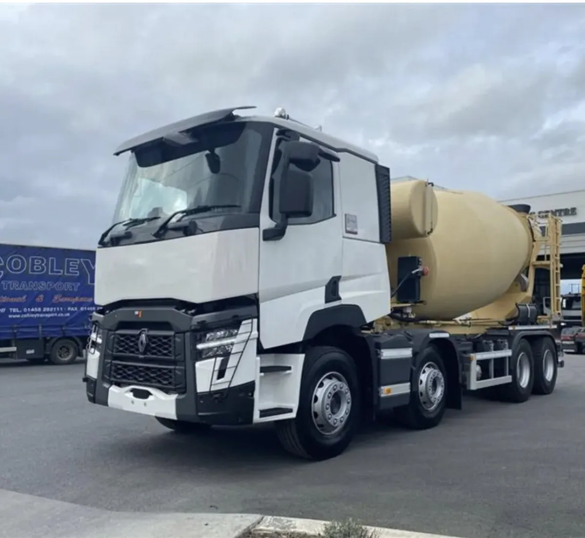 New’ Renault C Range Rigid Putzmeister P9G Mixer - Image 2