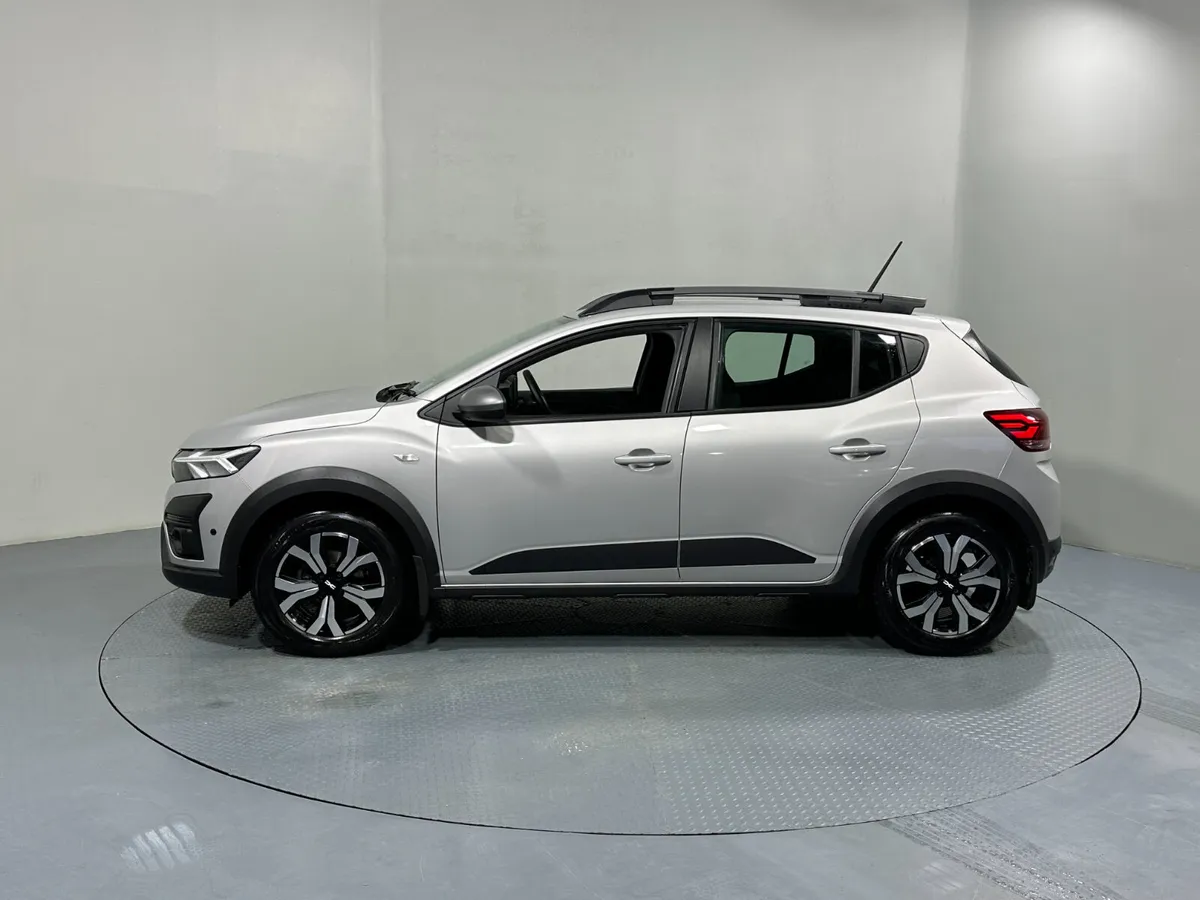 Dacia Sandero Stepway Automatic 1.0 Petrol 231 - Image 4