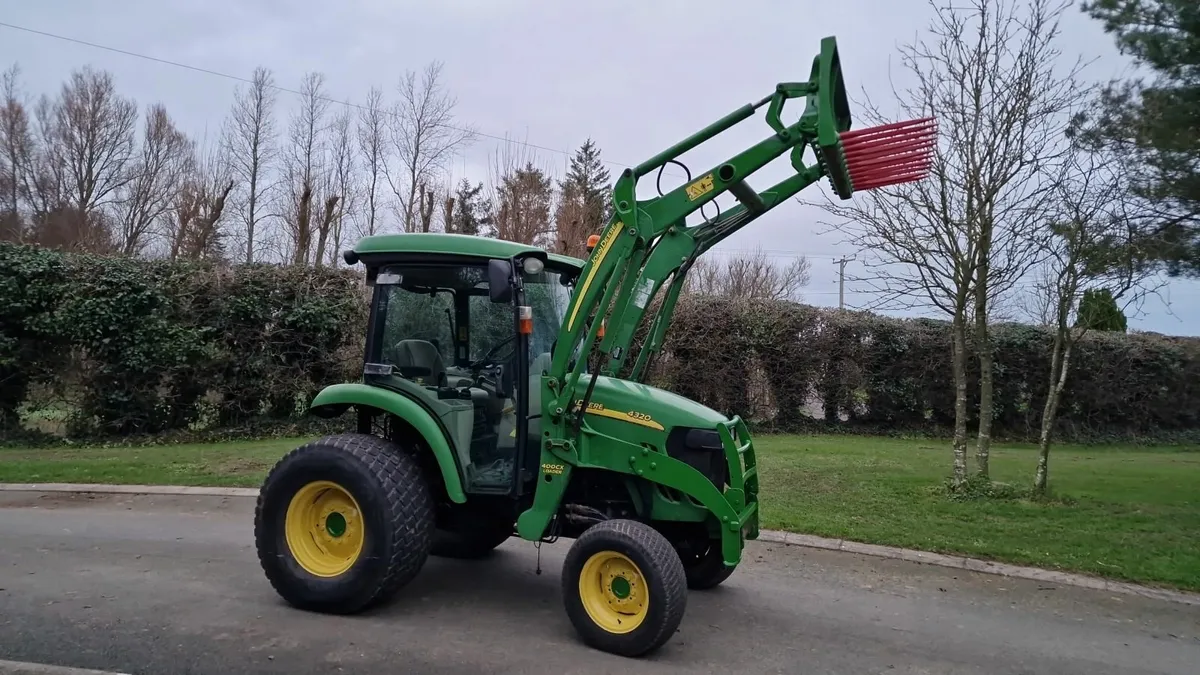 John Deere 4320 50hp Compact Tractor Loader - Image 2