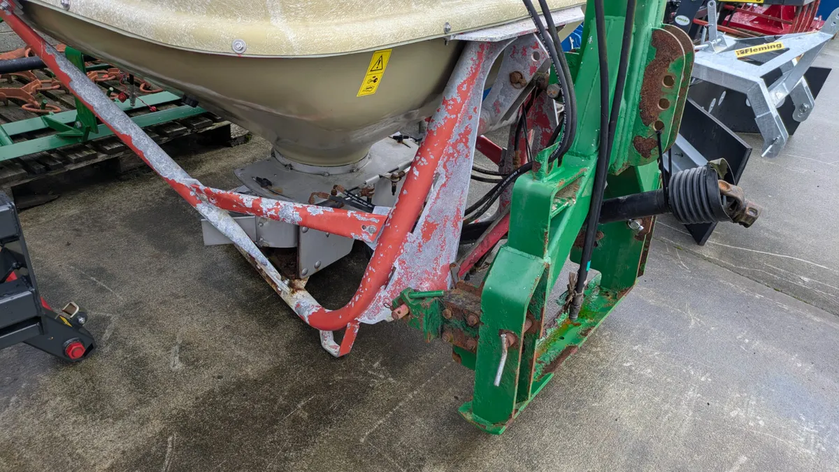 Cashels Fertiliser crane and BMC spreader - Image 4