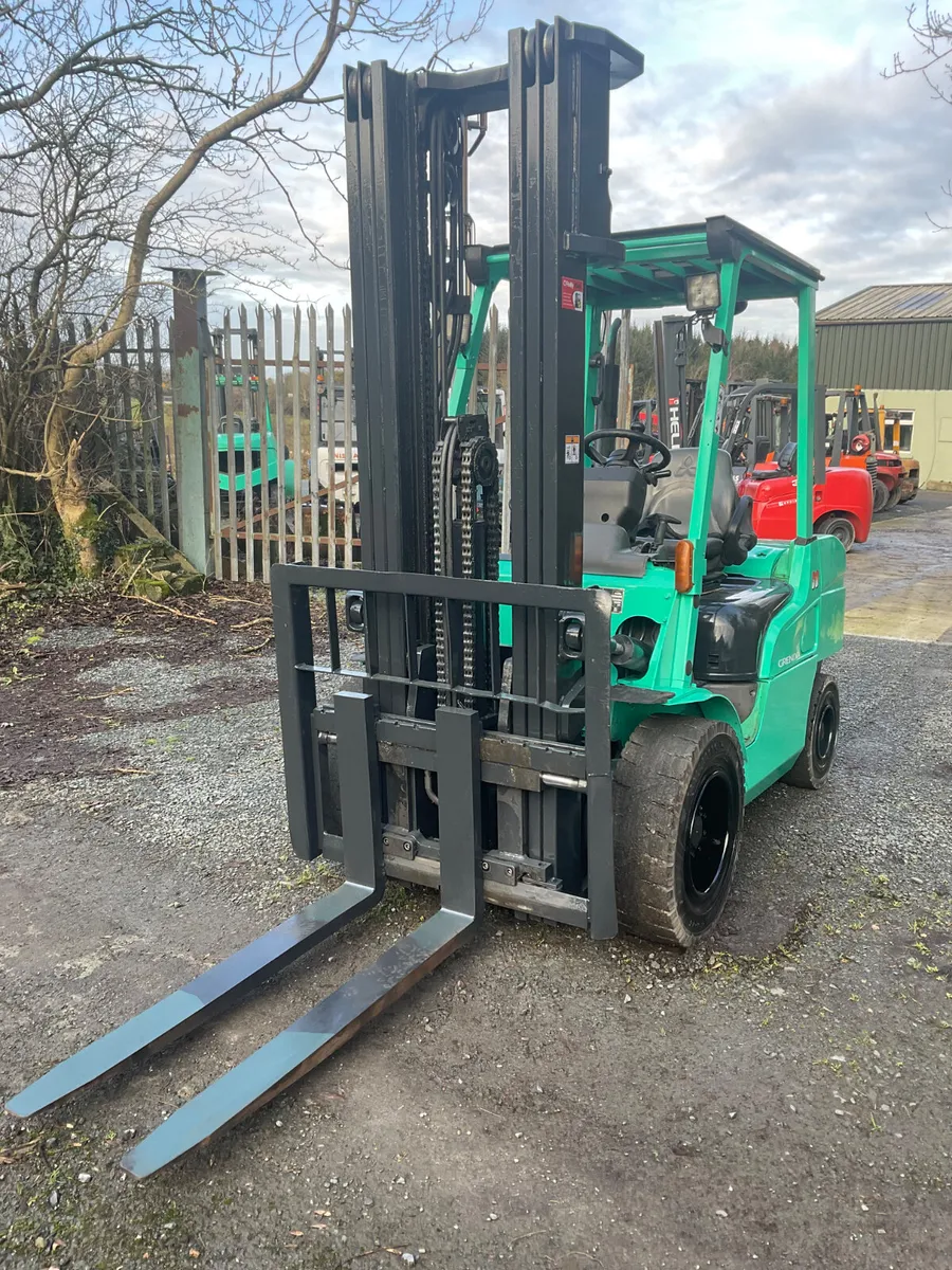 FORKLIFT - Image 2
