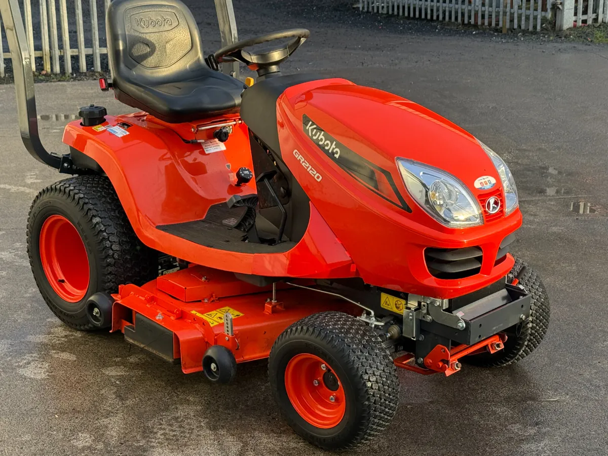2024 Kubota GR2120s Lawnmower - Image 3