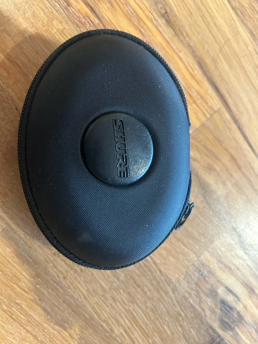 Shure se425cl in ear monitors - Image 1