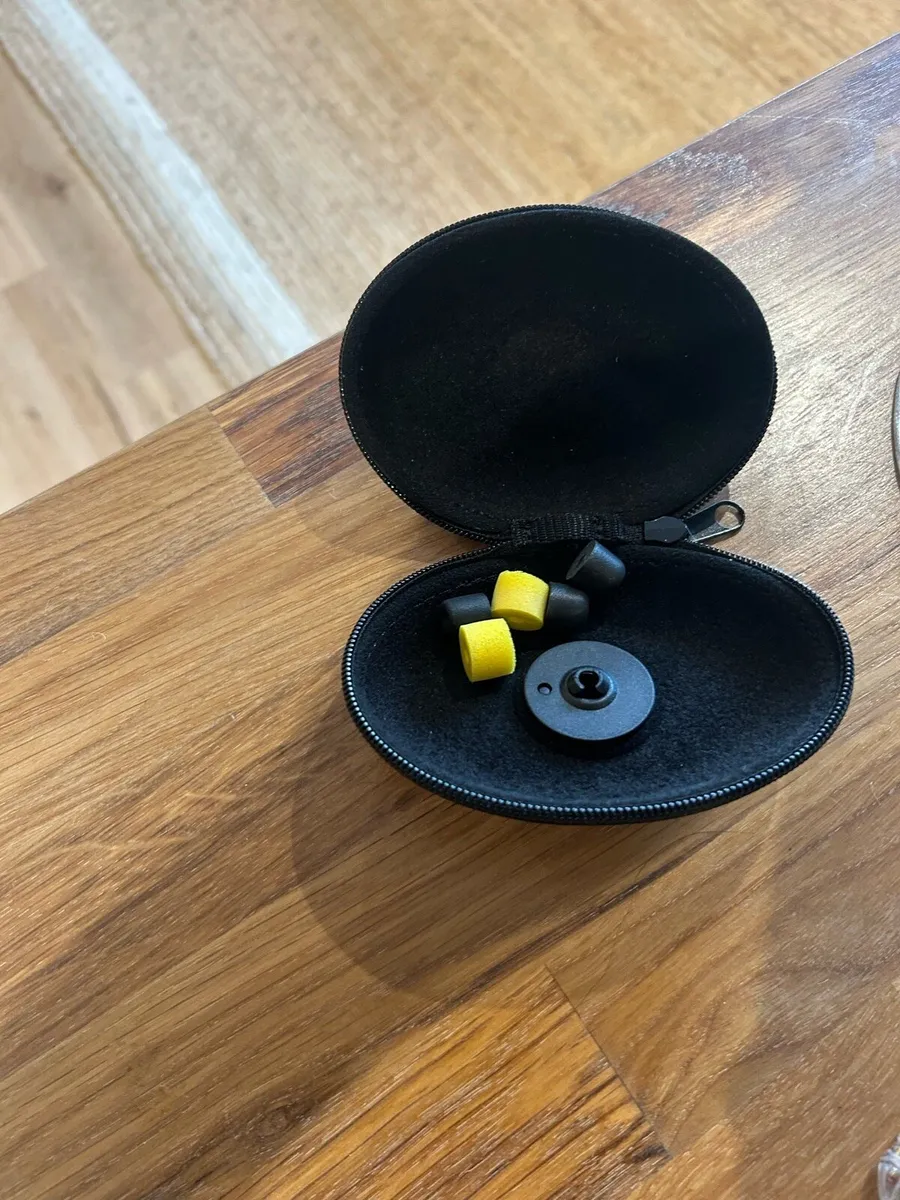 Shure se425cl in ear monitors - Image 2