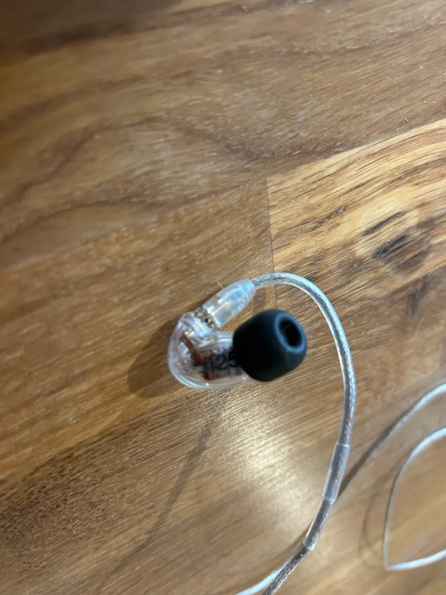 Shure se425cl in ear monitors - Image 3
