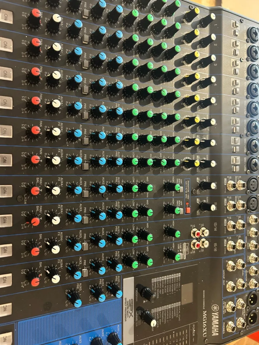 Yamaha MG16UX mixer - Image 1