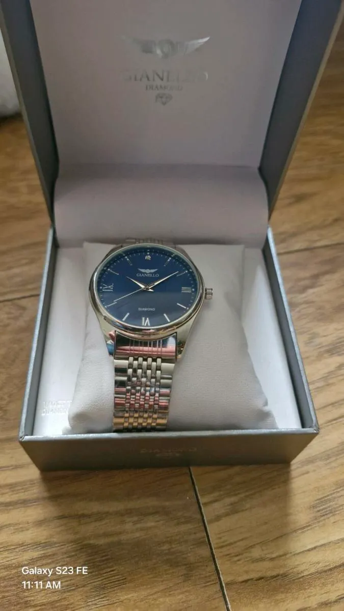 Gianello

Silver Tone Diamond Embellished watch - Image 2