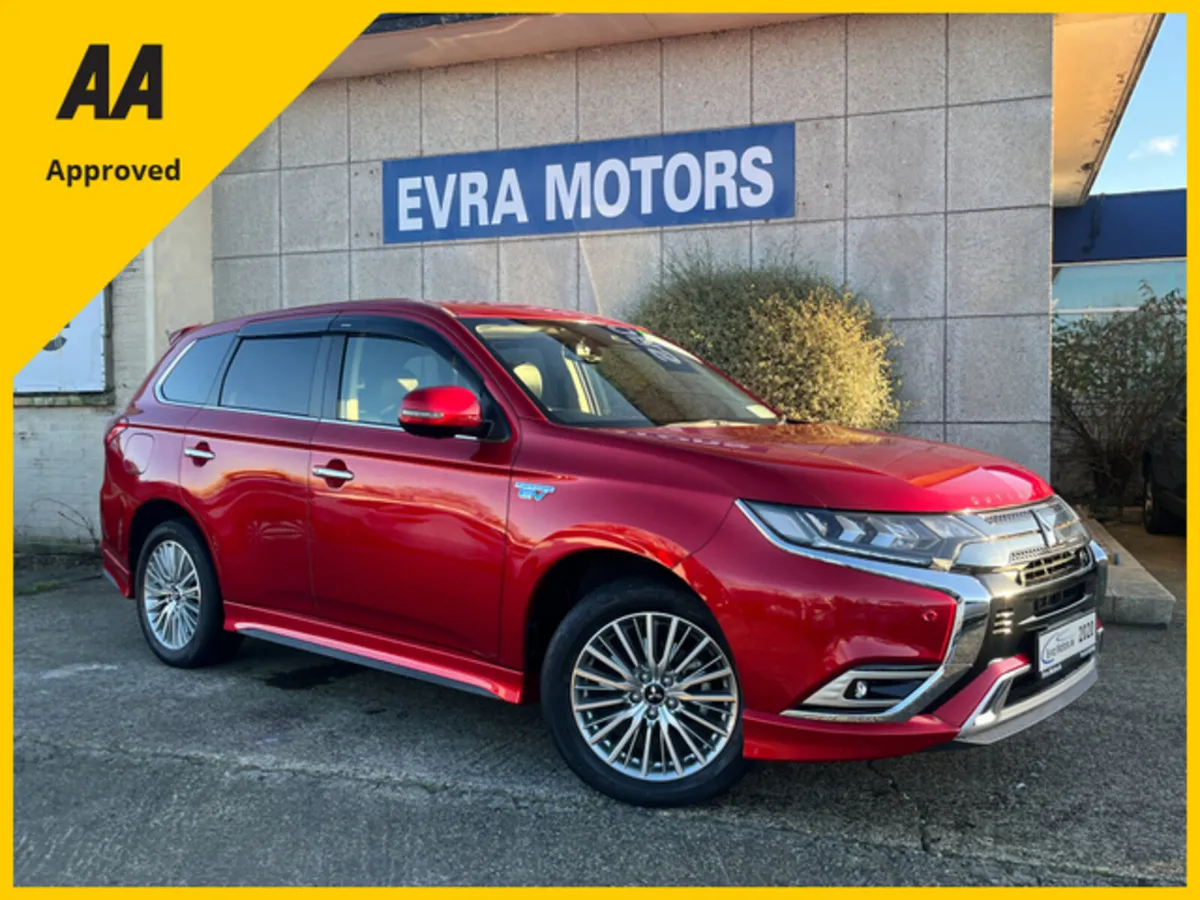 Mitsubishi Outlander G 4WD HYBRID PLUG IN AUTOMATI - Image 2