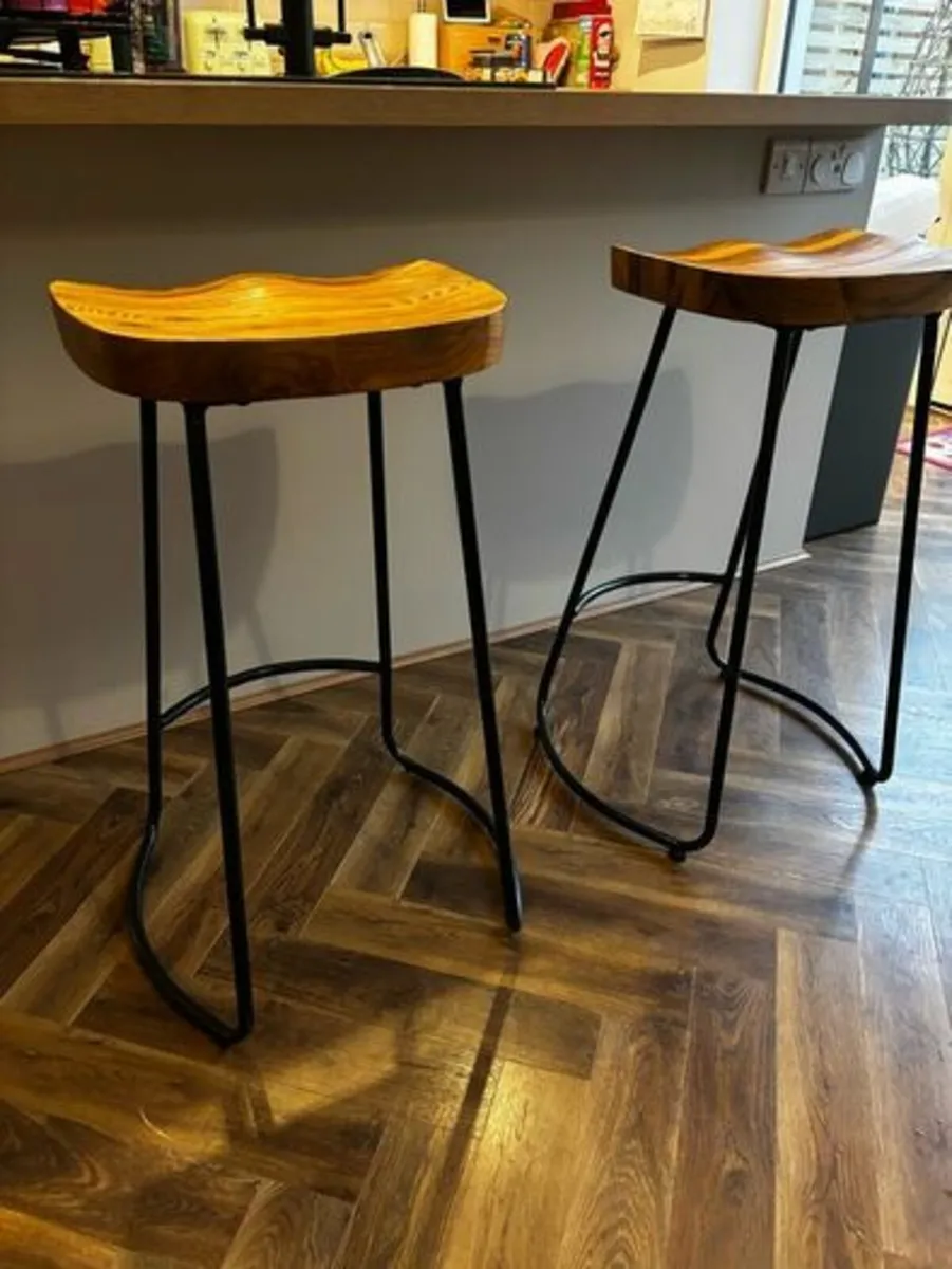 Set of 2 bar stools, excellent condition - Image 1