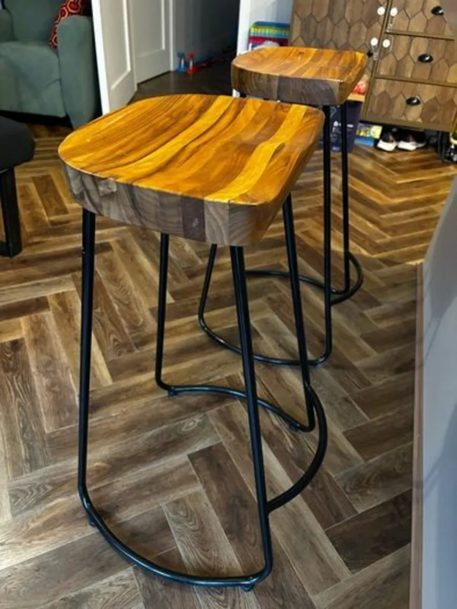 Set of 2 bar stools, excellent condition - Image 3