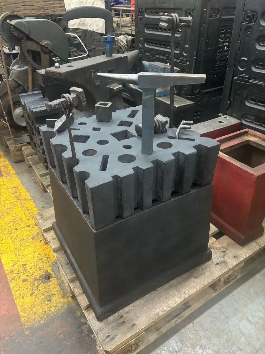 18” J Brooks Swage with factory  stand 250 kg - Image 2