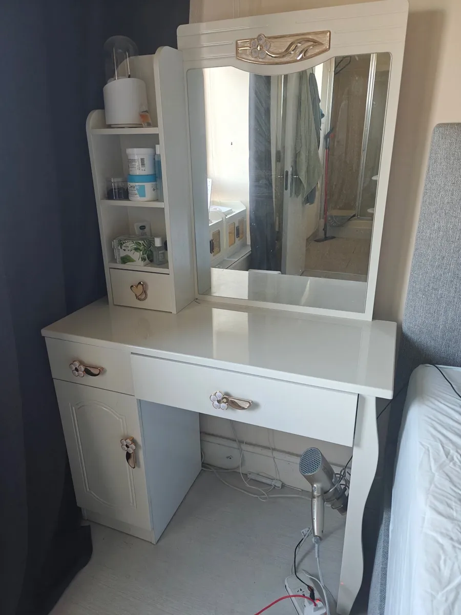Modern White Makeup Vanity with Shelves - Image 1