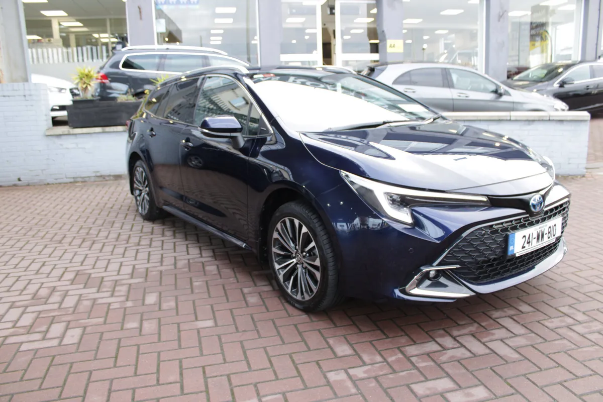 HYBRID SOL 5DR ESTATE AUTOMATIC // 1 OWNER WITH ON - Image 1