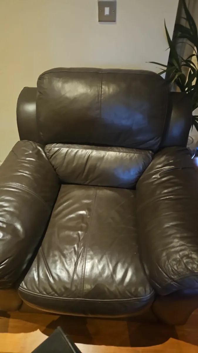 3 seater sofa and Arm chair - Image 2