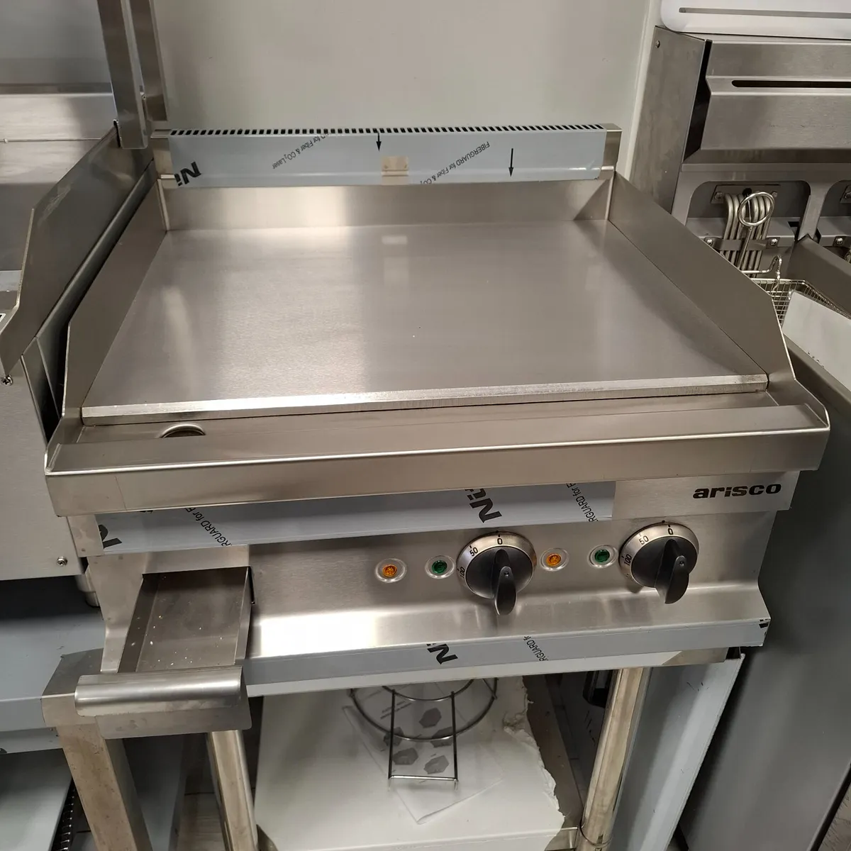Arisco EG606 Electric Griddle Hotplate - Image 3