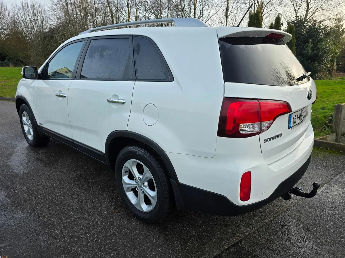 Kia Sorento 2015 4WD 7 seats - Image 4