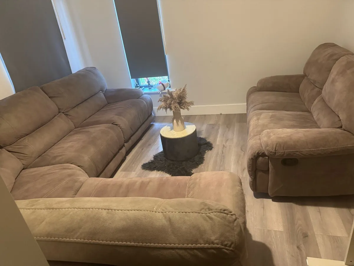 Ez Living recliner corner sofa+ 3 seater recliner - Image 1