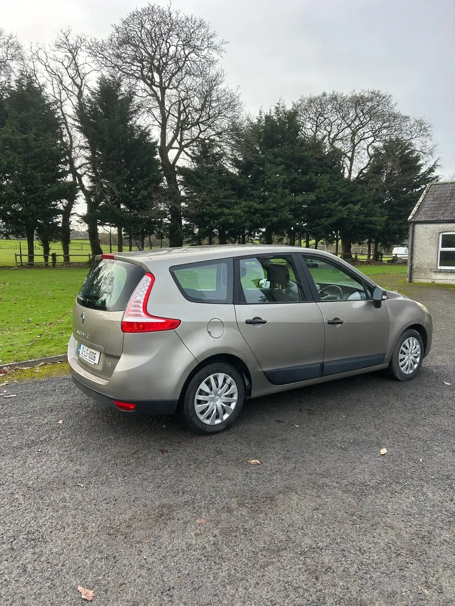 Renault Grand Scenic Low Mileage - Image 2