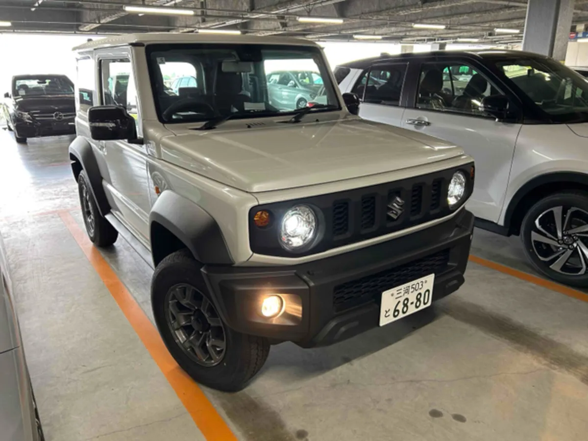 Suzuki Jimny SIERRA 4 SEAT AUTOMATIC 1.5 PETROL //