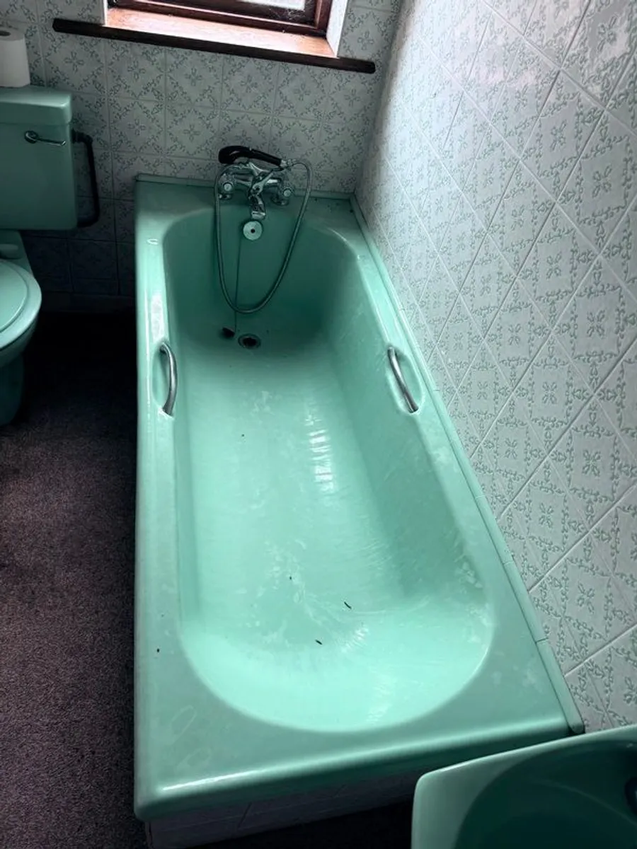 Bathroom Suite - Image 2