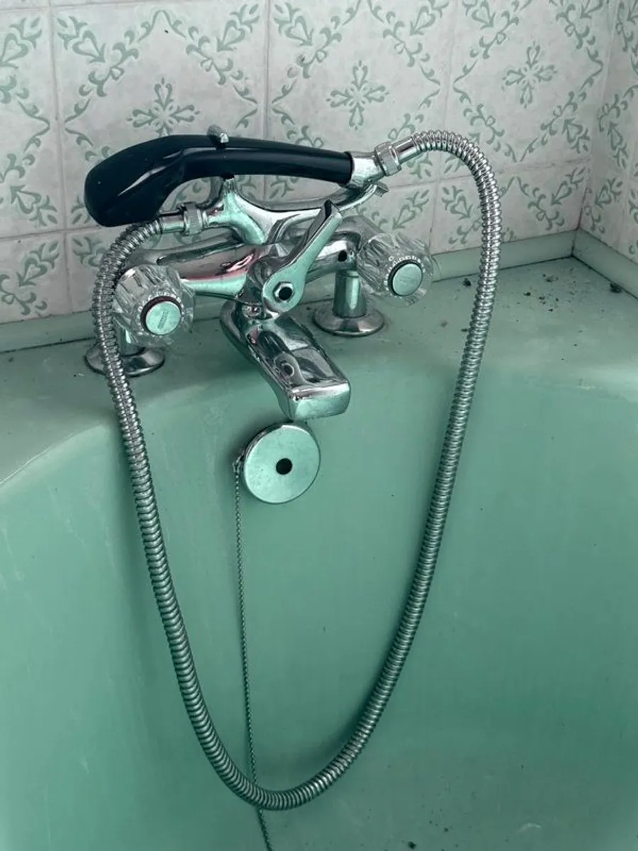 Bathroom Suite - Image 3