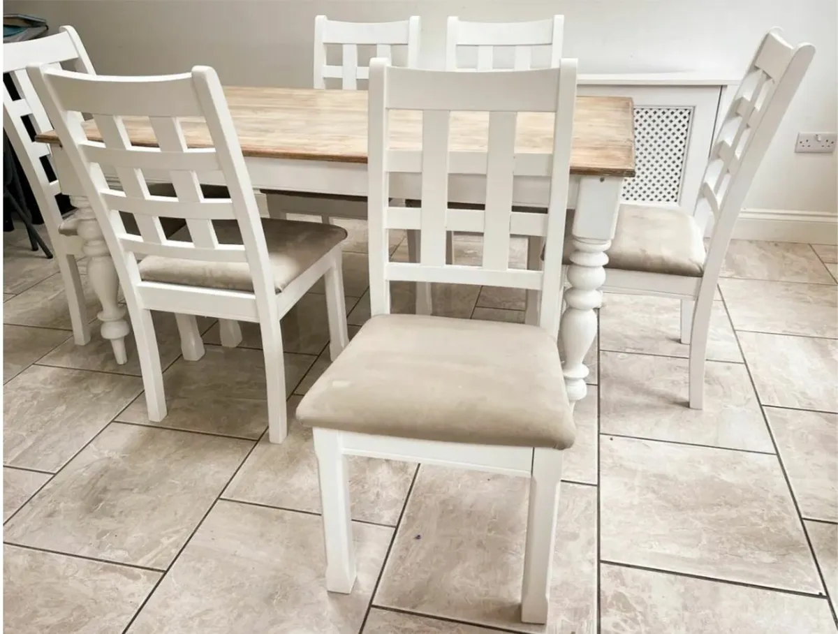 Used solid wood dining table with 6 matching chair - Image 4