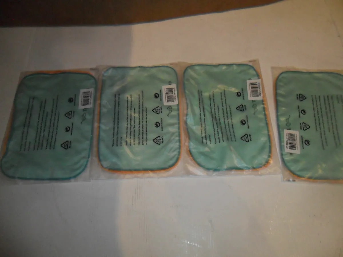 Tupperware microfiber eyeglass towel - Image 1