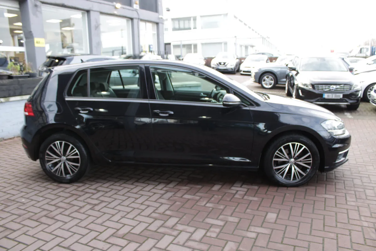 1.6 TDI SE NAV  115BHP 5DR HATCHBACK AUTOMATIC // - Image 3