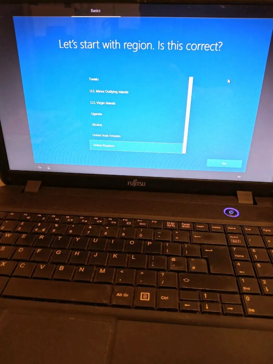 Fujitsu Lifebook AH512 - Image 1