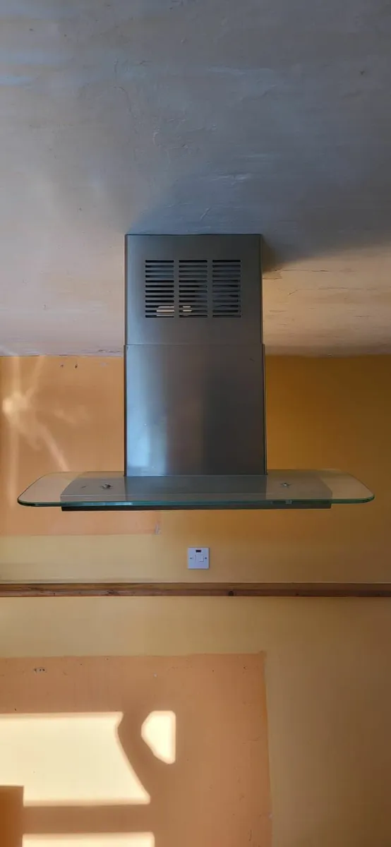 Extractor / Cooker Hood - Image 2