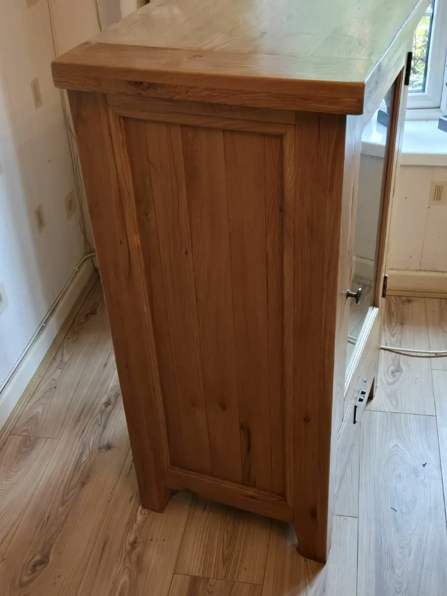 Beautiful Solid Oak Cabinet - Image 2