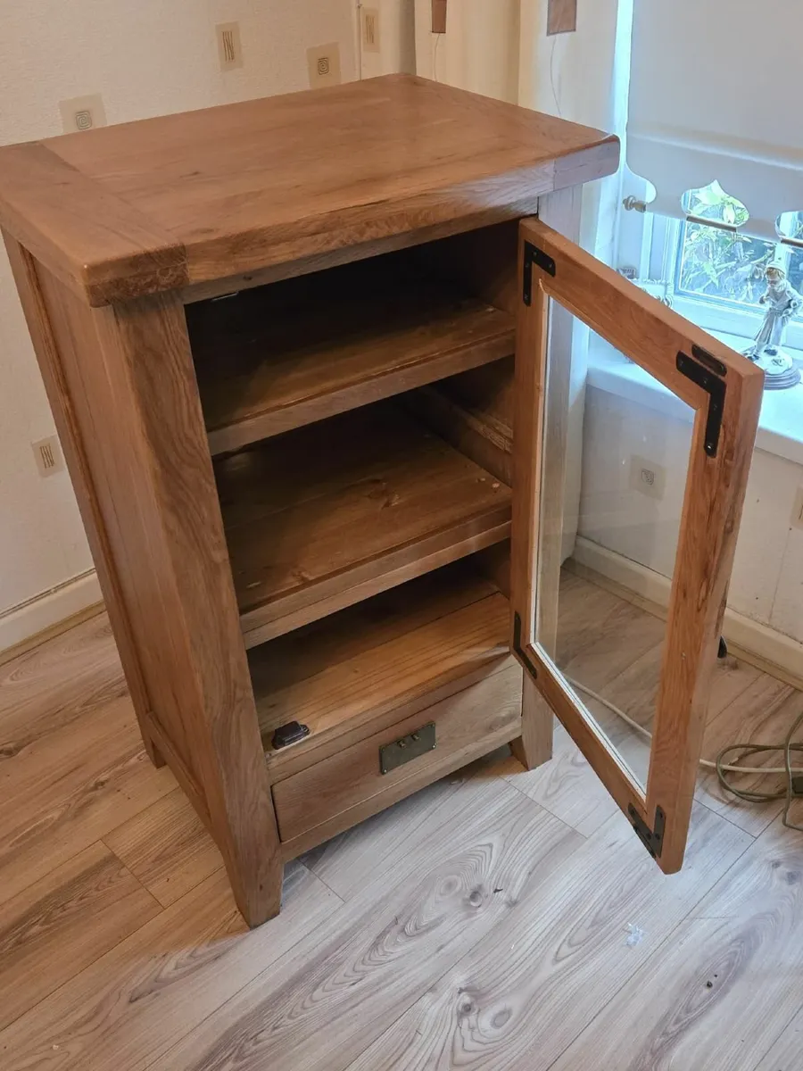 Beautiful Solid Oak Cabinet - Image 3