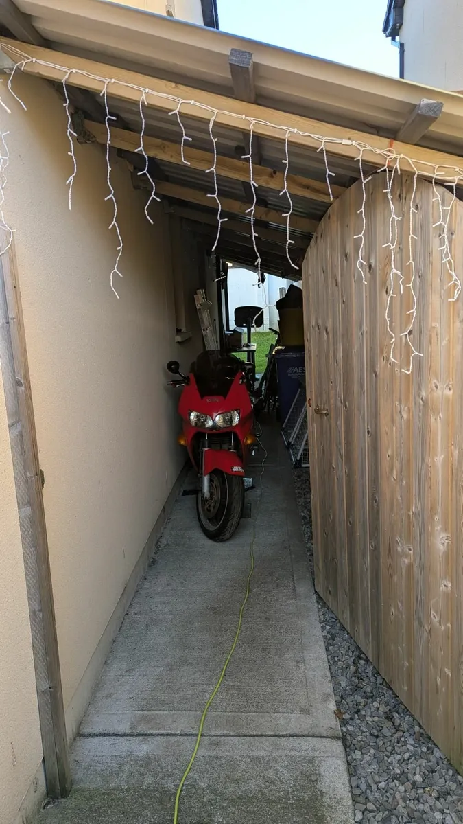 Honda VFR 800 (1999) - Image 3