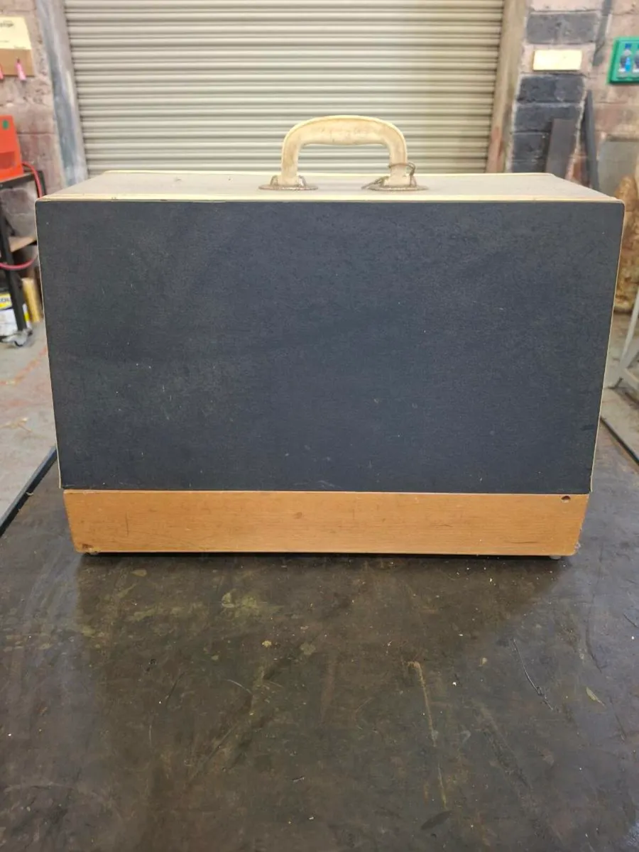 Novum electric sewing machine - Image 1