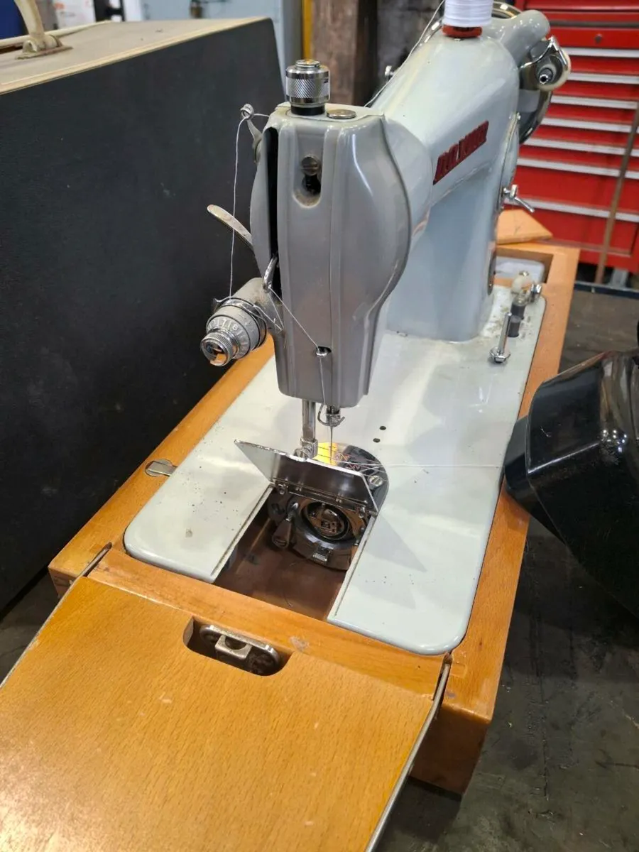 Novum electric sewing machine - Image 3